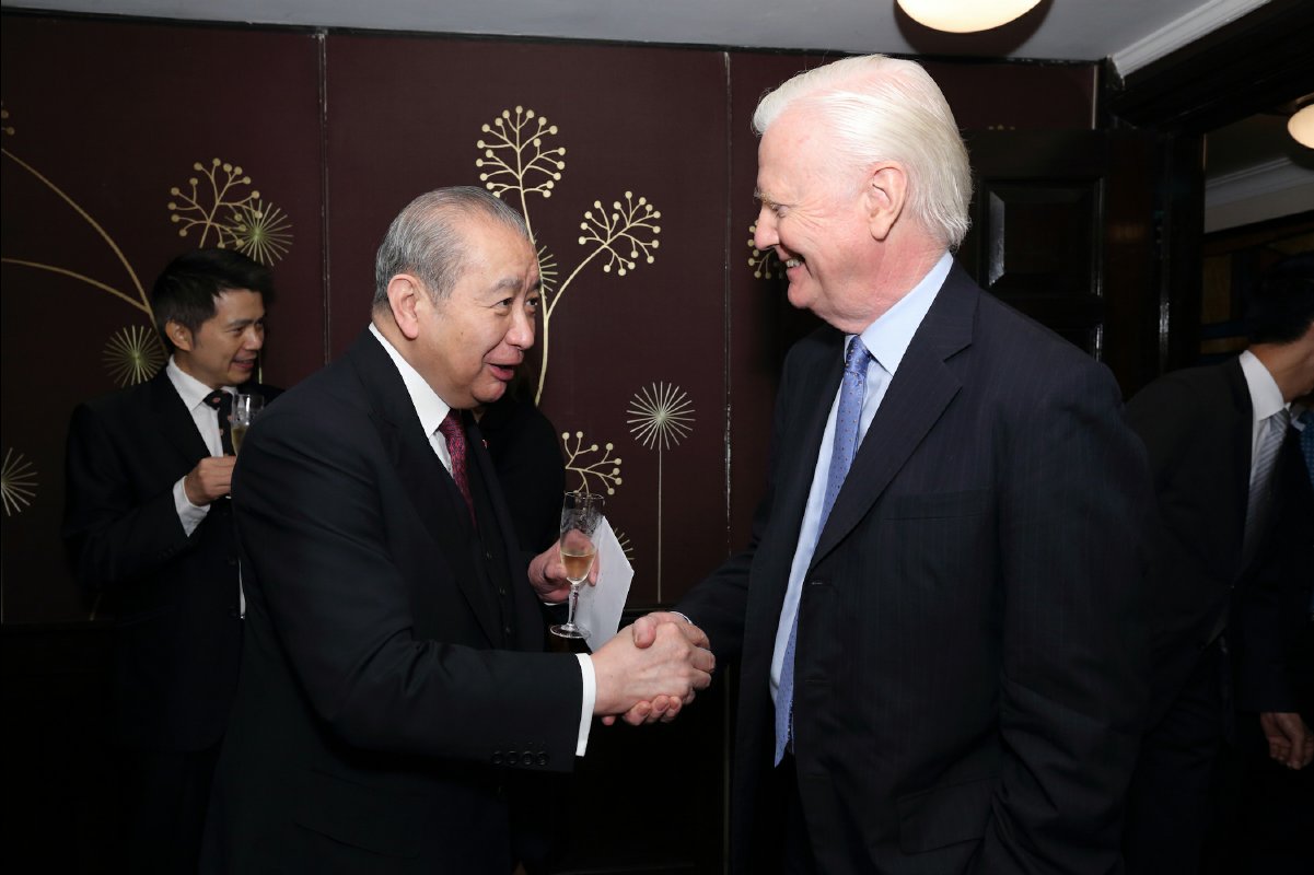 20121105 Trinity Dinner in HK with Sir Gregory Winter10
